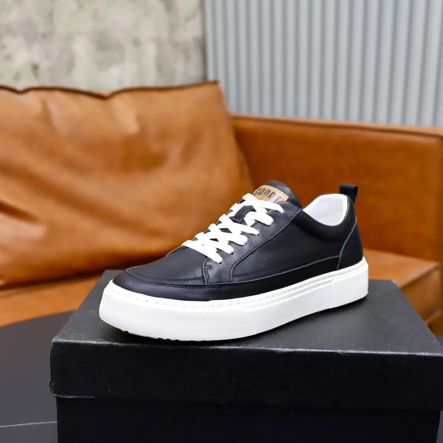 Ex-factory price: 442💰🙅‍♂️🙅‍♂️🙅‍♂️ Brand: PRADA Standard code: 38–44 (45 can be customized) Grade: Same as the official website Material: Original cowhide fabric Comfortable pigskin lining Lightweight wear-resistant outsole Style category: Men's fashionable casual shoes and boots Running sports shoes Distinguished luxury brand elements Top luxury Color: actual picture color